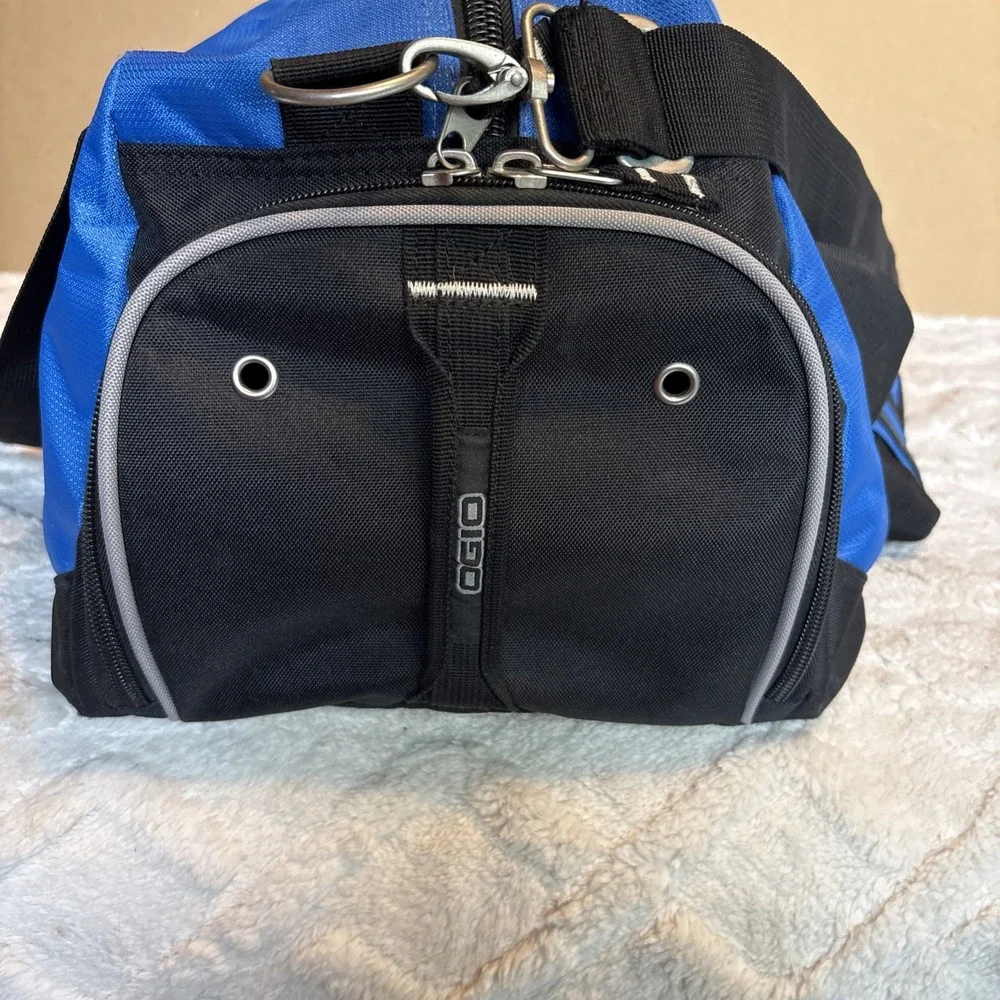 Dominoes OGIO Big Dome Duffel Bag Blue Black Gym Travel Carry On